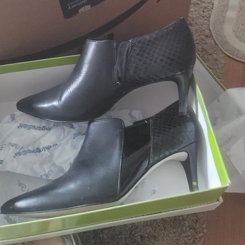 Black Walking Cradles  booties size 8